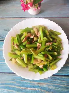 Make Celery fried meat step 4