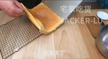 Make Japanese cotton Swiss roll step 19