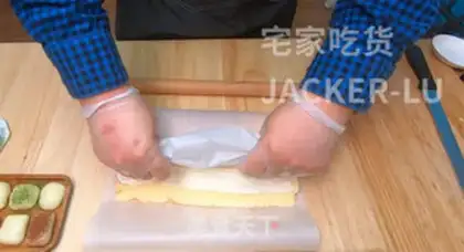 Make Japanese cotton Swiss roll step 26