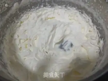 Make Strawberry cream cake step 9