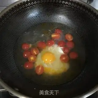 Make Holy fruit egg soup step 2