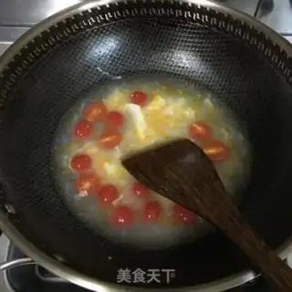 Make Holy fruit egg soup step 3