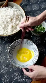 Make Gold egg fried rice step 1