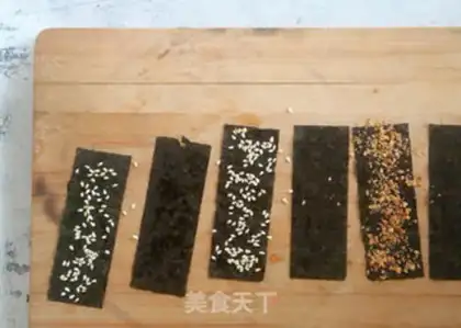 Make An egg roller with moss step 4