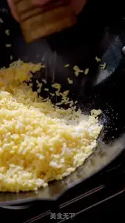 Make Gold egg fried rice step 8