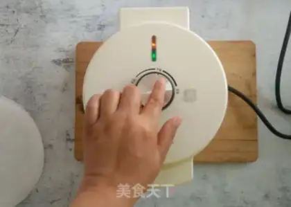 Make An egg roller with moss step 6