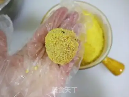 Make Scrambled rice balls step 7