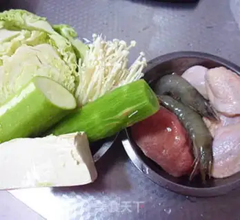 Make Spicy water step 0