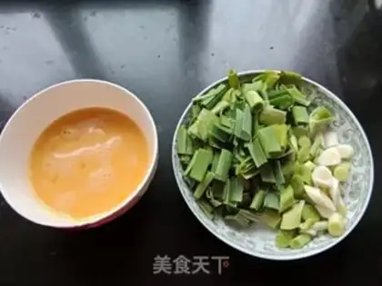 Make Garlic fried eggs step 0