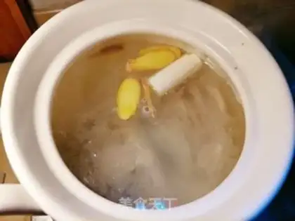 Make Fish head soup step 3