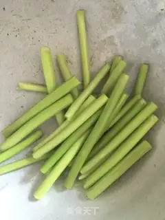 Make Scrambled with garlic step 1