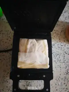Make Cheese ham and a pancake step 3