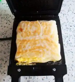 Make Cheese ham and a pancake step 4