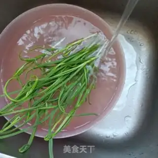 Make Garlic swirling step 1