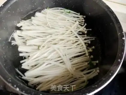 Make Black bean sprouts with golden needle mushrooms step 5