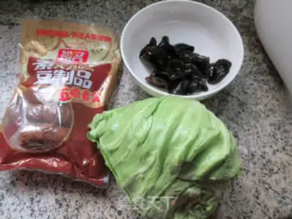 Make Black mussel ham and cabbage step 0