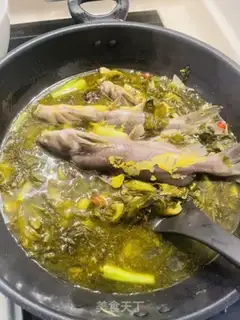Make Specially made spicy cedar fish step 4