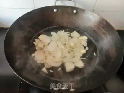 Make Spring fried meat step 1