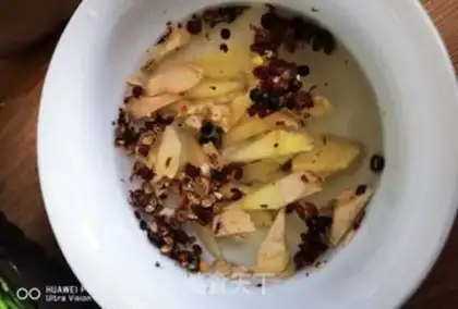 Make Three fresh fish dumplings step 1