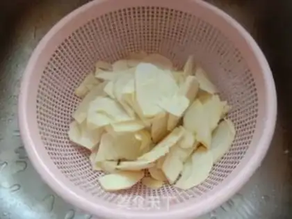 Make Spring fried meat step 2