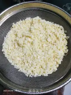 Make Butter fruit pizza step 1