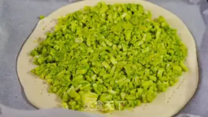 Make Butter fruit pizza step 5