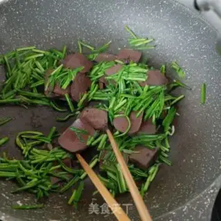 Make Garlic and pig blood step 7