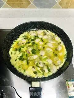 Make Fried eggs for pelicans step 4