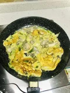 Make Fried eggs for pelicans step 5