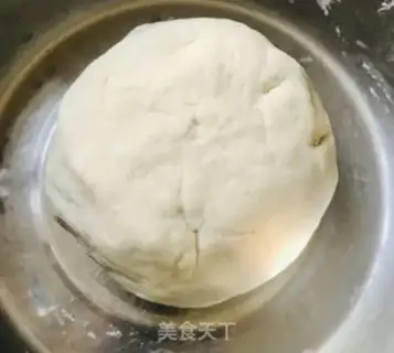Make Spring meat buns step 3