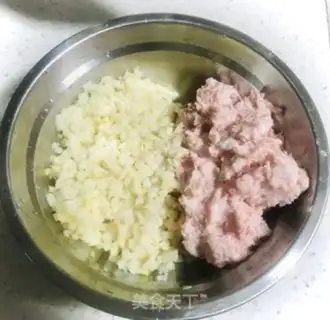 Make Spring meat buns step 7