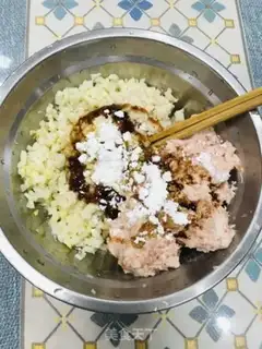 Make Spring meat buns step 8