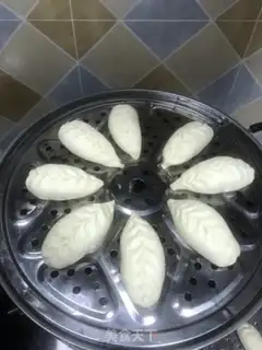 Make Spring meat buns step 11
