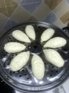 Make Spring meat buns step 13