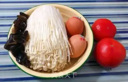Make Potatoes, fungus, and eggs step 0