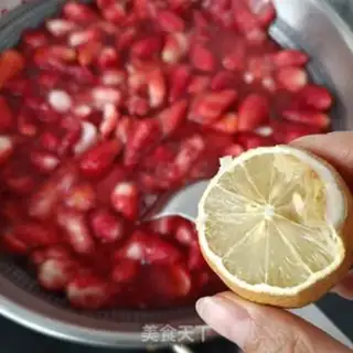 Make Jelly and yogurt step 5