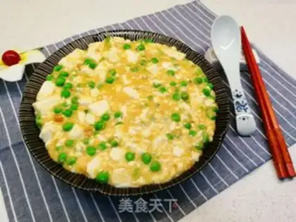 Make Peas with salted eggs and soy sauce step 5