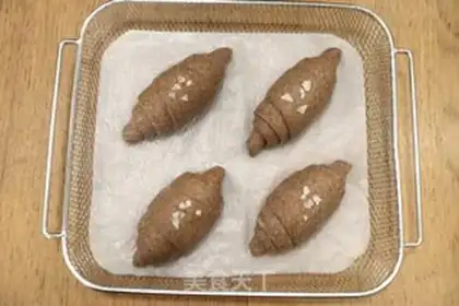 Make Black all-wheat toast and salt rolls step 15