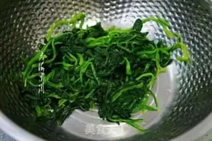 Make Spicy spinach step 2