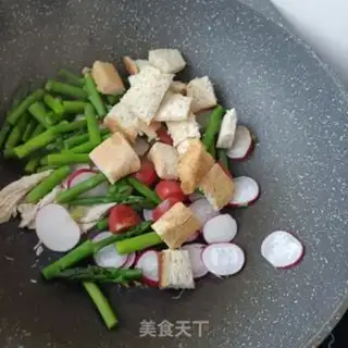 Make Chicken pecan toast salad step 12