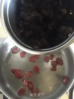 Make Blackwood onion fried sausage step 4