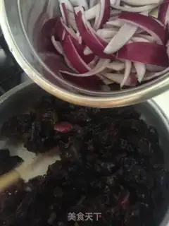 Make Blackwood onion fried sausage step 5