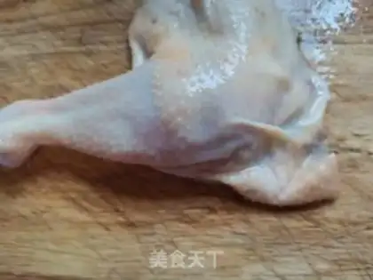 Make Black pepper chicken leg step 0