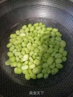 Make Scrambling beans. Hot dog intestines step 1