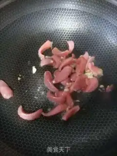 Make Scrambling beans. Hot dog intestines step 2