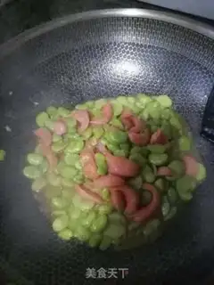 Make Scrambling beans. Hot dog intestines step 4
