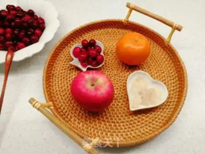 Make Cranberry and fruit tea step 0
