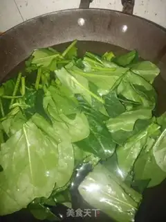 Make The spinach egg is covered step 1