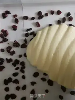 Make Cranberry roll step 16