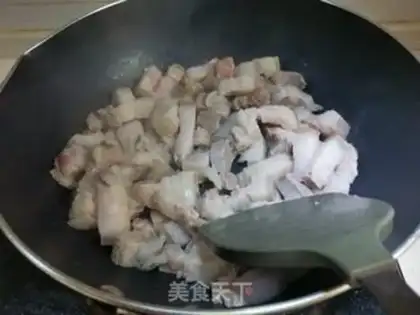 Make Salt peppers with five flowers step 1